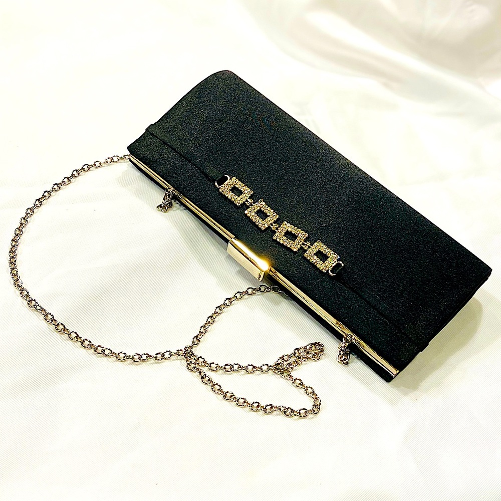 🖤👛Embellished Black Evening Clutch with a chain strap - Menbur